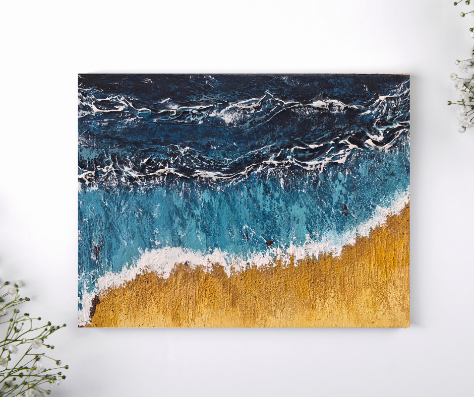 Peinture abstraite dominée par différentes nuances de bleu évoquant l’immensité de la mer.