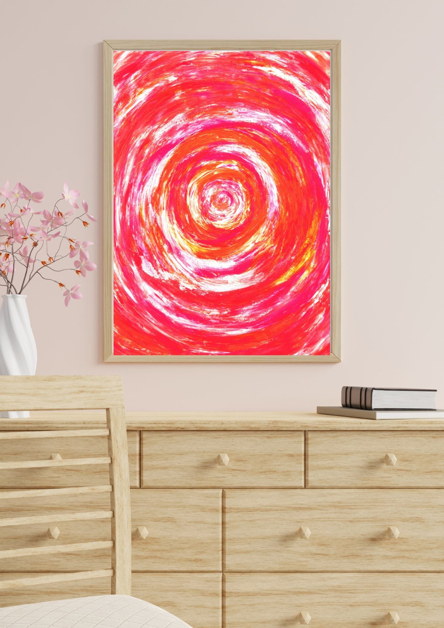 Affiche d’art abstrait avec motifs fluides rose sur le thème du cyclone. Des lignes ondulantes qui créent une ambiance relaxante.
